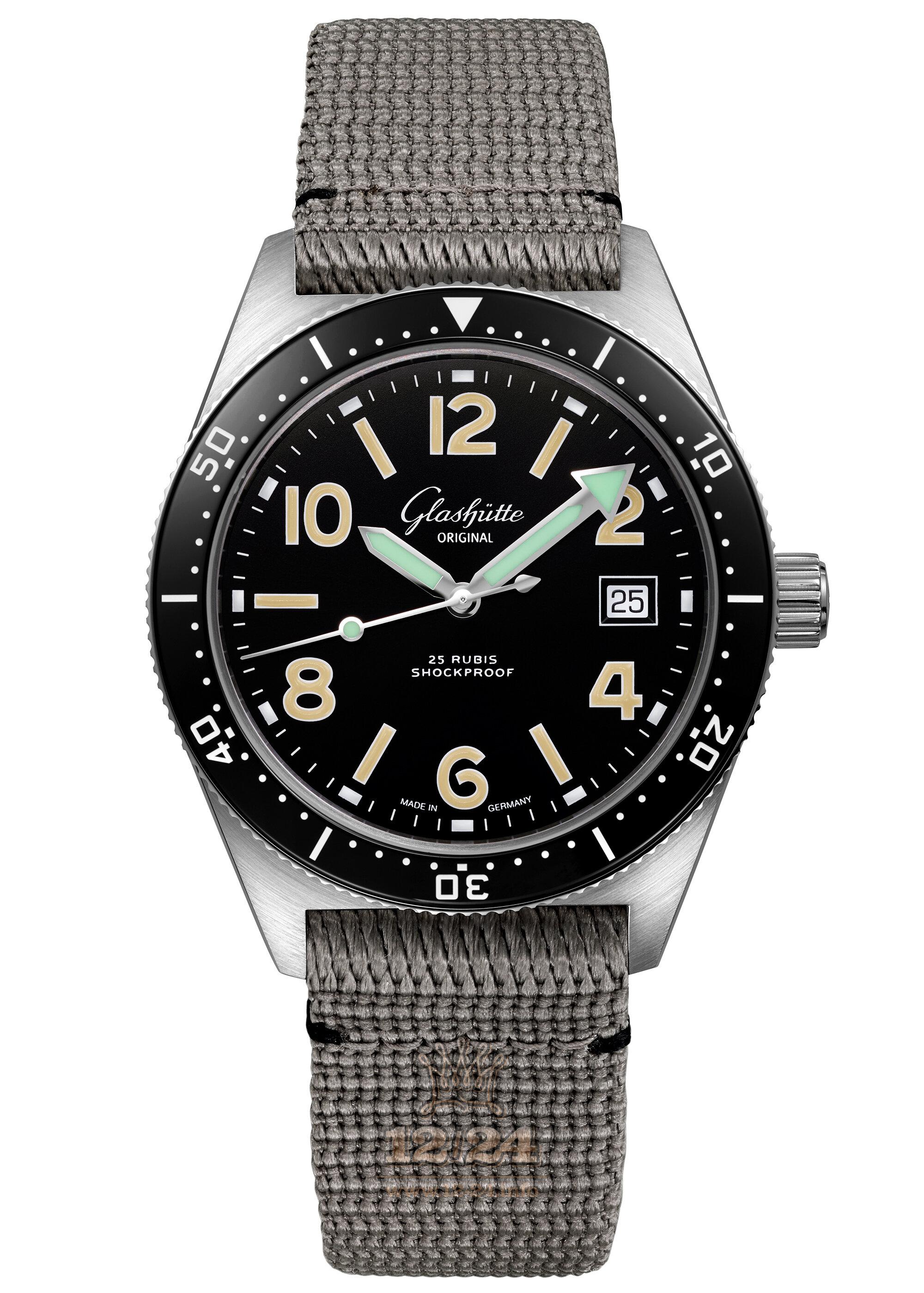 Glashutte Spezialist Watch 1-39-11-01-80-08 40 mm Stainless steel Case Black Dial
